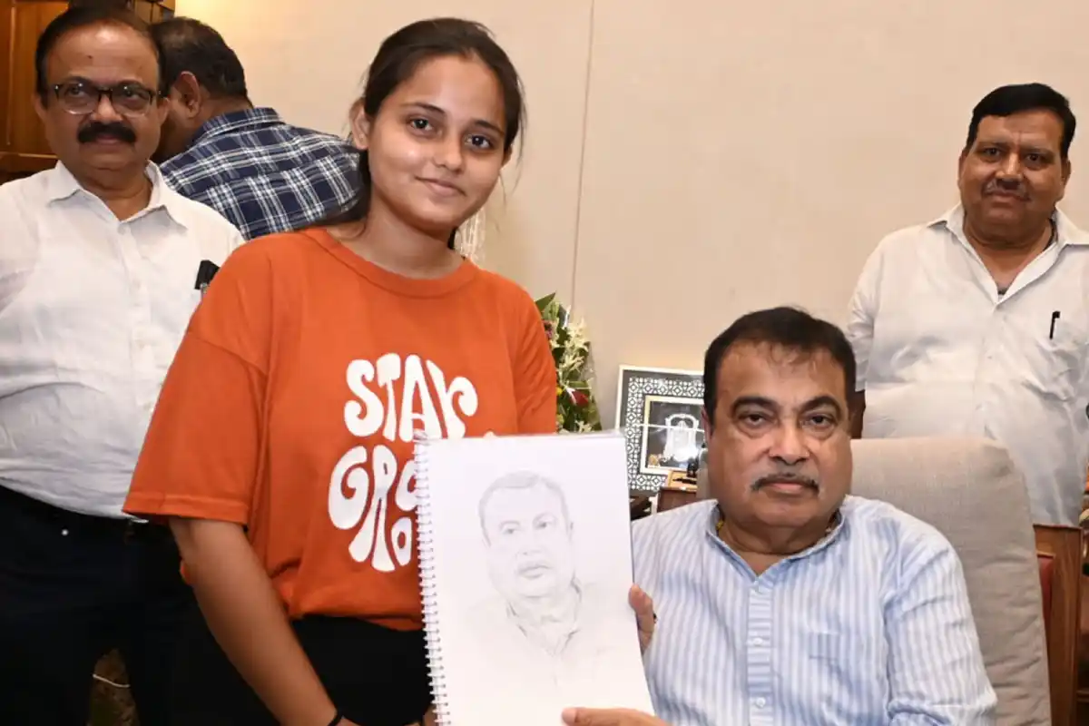 Nitin Gadkari Jan Sampark Program Gadkari Wada Nagpur: गडकरी वाडे में जनसंपर्क कार्यक्रम में उमड़ी भारी भीड़, लोगों ने अपनी समस्याएं और मांगें केंद्रीय मंत्री के सामने रखीं