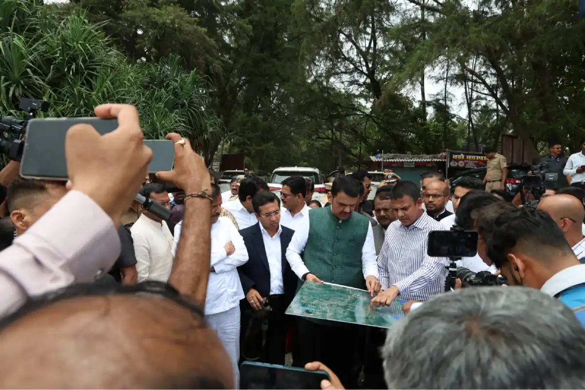 Palghar Development Devendra Fadnavis Project Review: पालघर के विकास को नई गति देने के लिए मुख्यमंत्री ने बड़ी परियोजनाओं का निरीक्षण किया