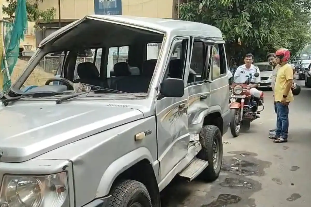 Kolkata News: पार्क स्ट्रीट के पास सड़क हादसे में दो स्कूल के बच्चे घायल, एसएसकेएम अस्पताल में इलाज जारी