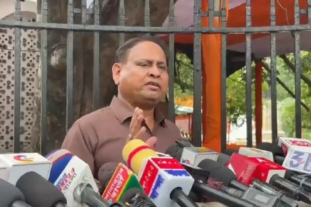 Kolkata CM challenge statement clarification: मुख्यमंत्री को चुनौती नहीं दी, बयान पर दी सफाई, माफी मांगने से किया इनकार