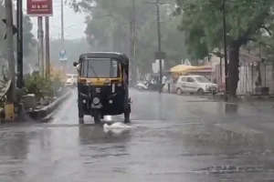 Nagpur Heavy Rain Update: नागपुर में पिछले आधे घंटे से जोरदार बारिश, कई इलाकों में जनजीवन प्रभावित