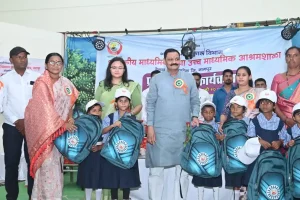 Tribal Ashram School Education Reforms Maharashtra: जनजातीय आश्रमशालाओं में शिक्षा सुधार पर सरकार ने अभिभावकों से बच्चों की पढ़ाई के लिए भरोसा रखने की अपील की
