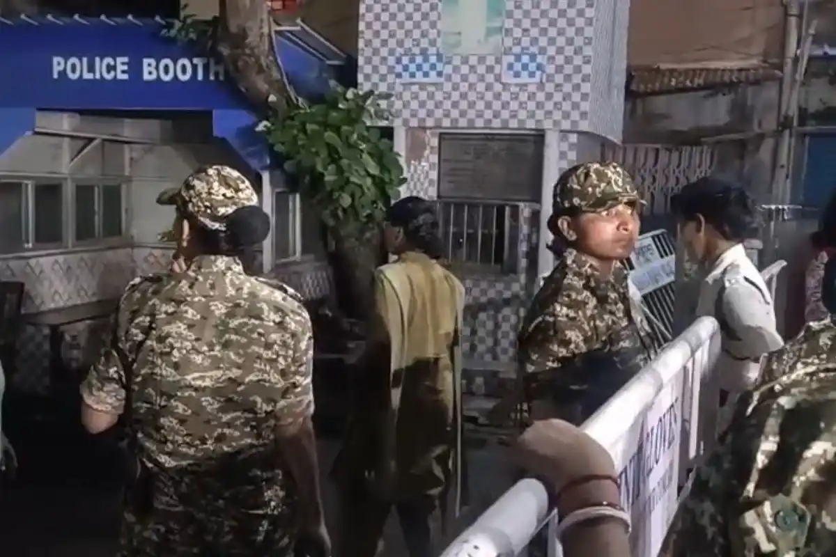 Mamata Banerjee Kalighat security Baruipur visit: कालीघाट स्थित घर के बाहर बढ़ी सुरक्षा, बारुईपुर जाने की चर्चा पर नजर