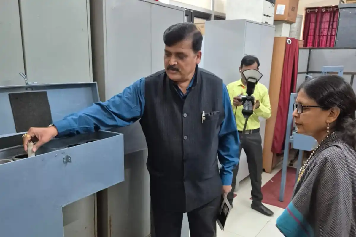 नागपुर विश्वविद्यालय ने पारा वाले खराब विद्युत लैंपों की सुरक्षित निकासी के लिए नई वैज्ञानिक तकनीक विकसित की