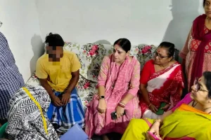 BJP delegation visits suryapur survivor home: सूर्यपुर में पीड़िता के घर पहुंचा भाजपा का दल, परिवार से की मुलाकात