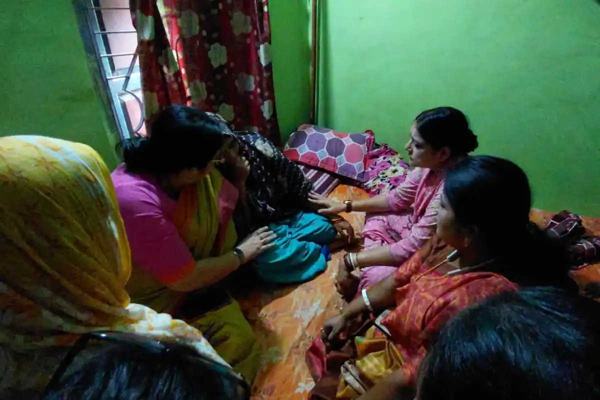 BJP delegation visits suryapur survivor home: सूर्यपुर में पीड़िता के घर पहुंचा भाजपा का दल, परिवार से की मुलाकात