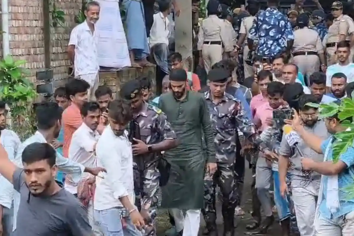 Naushad Siddiqui Baruipur Suryapur Visit: बारुईपुर के सूर्यपुर में रिमी खातून के घर पहुंचे नौशाद सिद्दीकी