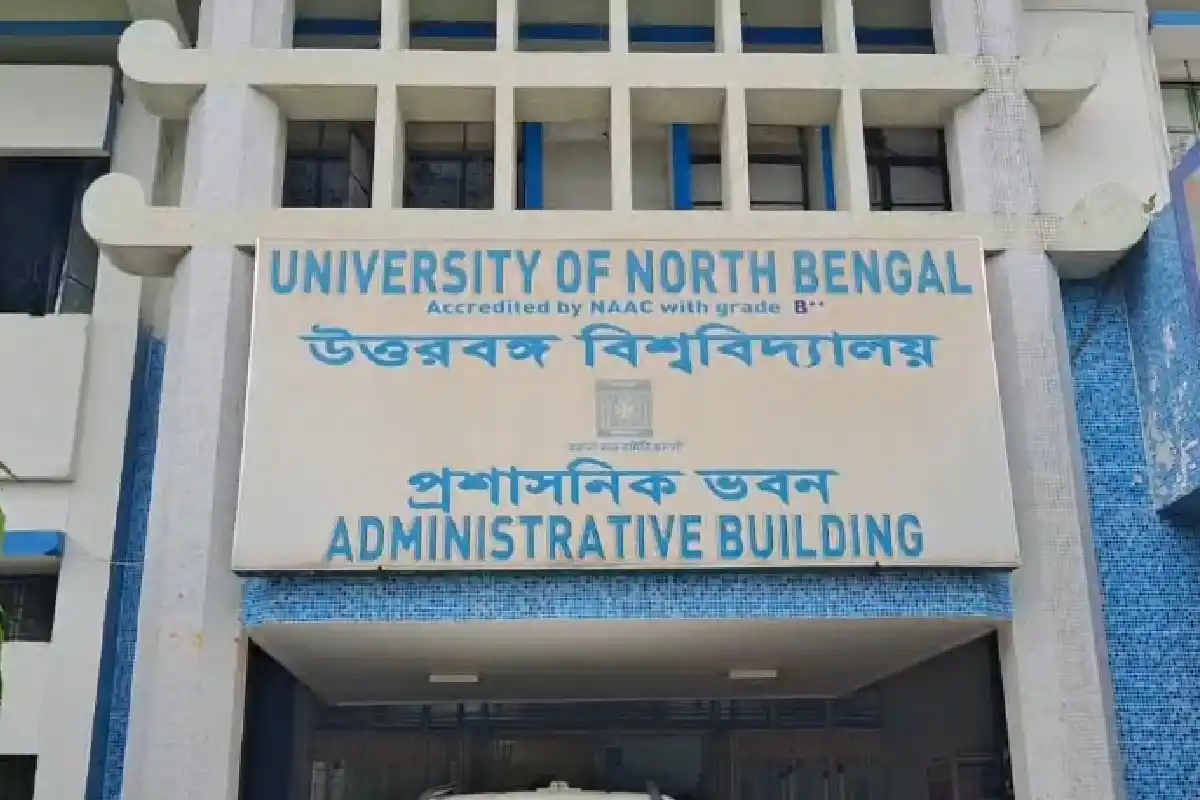 West Bengal Governor RN Ravi North Bengal siliguri visit: सिलीगुड़ी पहुंचे राज्यपाल आर. एन. रवि, उत्तर बंगाल विश्वविद्यालय और उत्तरकन्या में अहम बैठक
