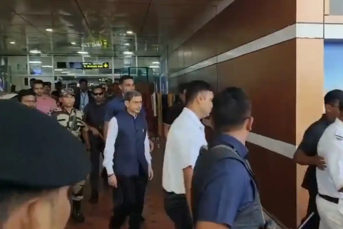 West Bengal Governor RN Ravi North Bengal siliguri visit: सिलीगुड़ी पहुंचे राज्यपाल आर. एन. रवि, उत्तर बंगाल विश्वविद्यालय और उत्तरकन्या में अहम बैठक