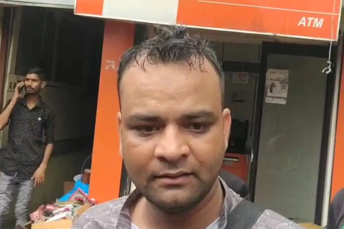 Asansol Footpath Encroachment Removal Drive: आसनसोल में नगर निगम ने फुटपाथ से अवैध दुकानें हटाने का अभियान चलाया