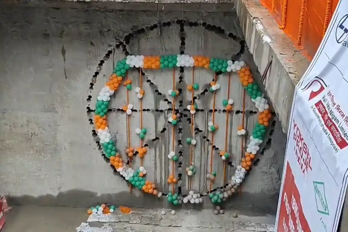 Joka Esplanade Metro TBM Durga breakthrough: जोका–एसप्लानेड मेट्रो परियोजना में टीबीएम 'दुर्गा' ने सुरंग निर्माण का महत्वपूर्ण चरण पूरा किया