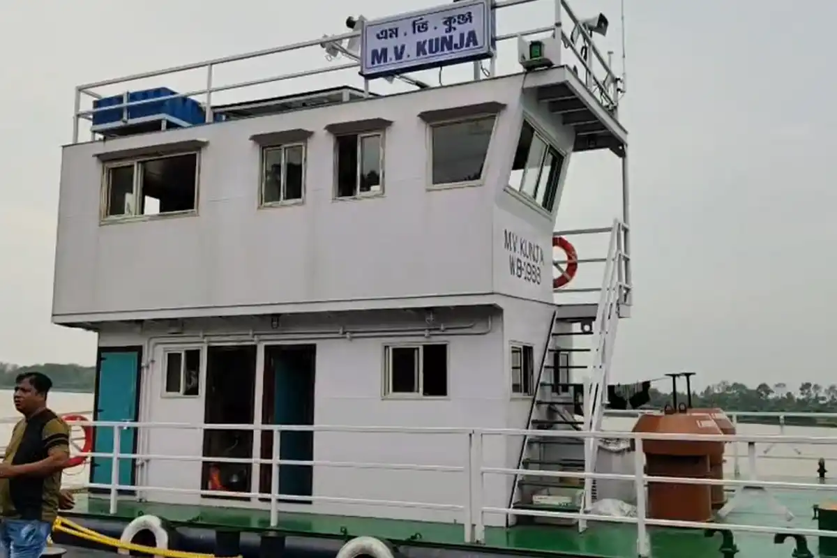 हुगली नदी के किनारे दस नए पंटून घाटों का उद्घाटन, जल यात्रा को मिलेगी नई सुविधा