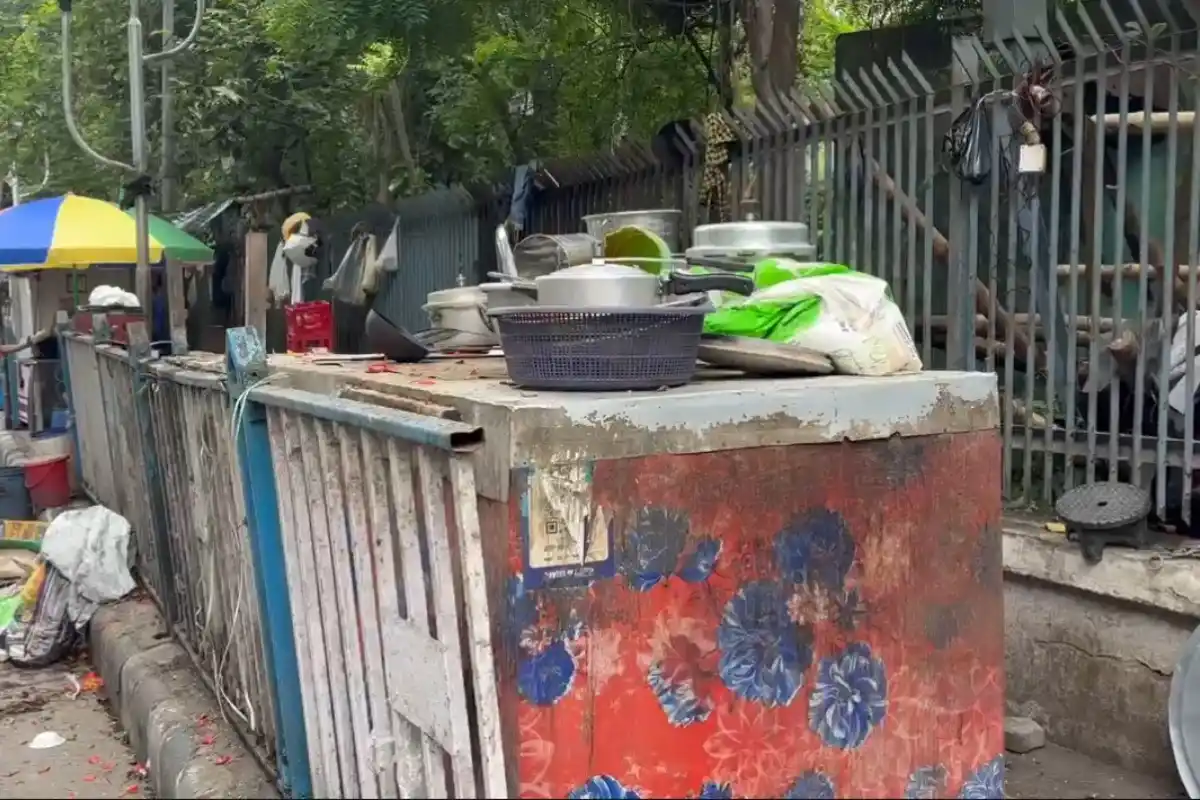 Sector five Salt Lake shop eviction notice: सेक्टर फाइव में अस्थायी दुकानों पर सख्ती, दुकानदारों की बढ़ी चिंता