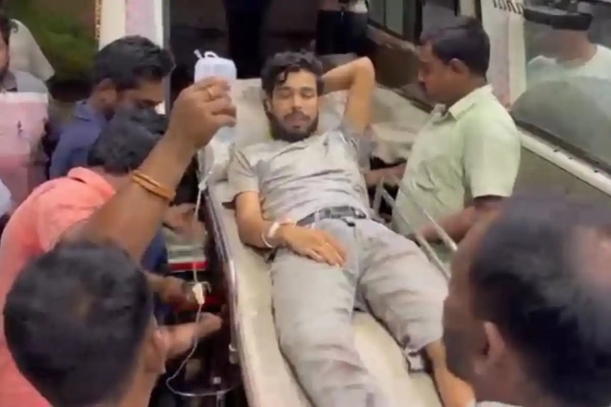 Jhargram CIF firing sand quarry workers injured: पूछताछ के दौरान अचानक चली गोली, झाड़ग्राम में दो बालू खदान कर्मी घायल, कोलकाता रेफर