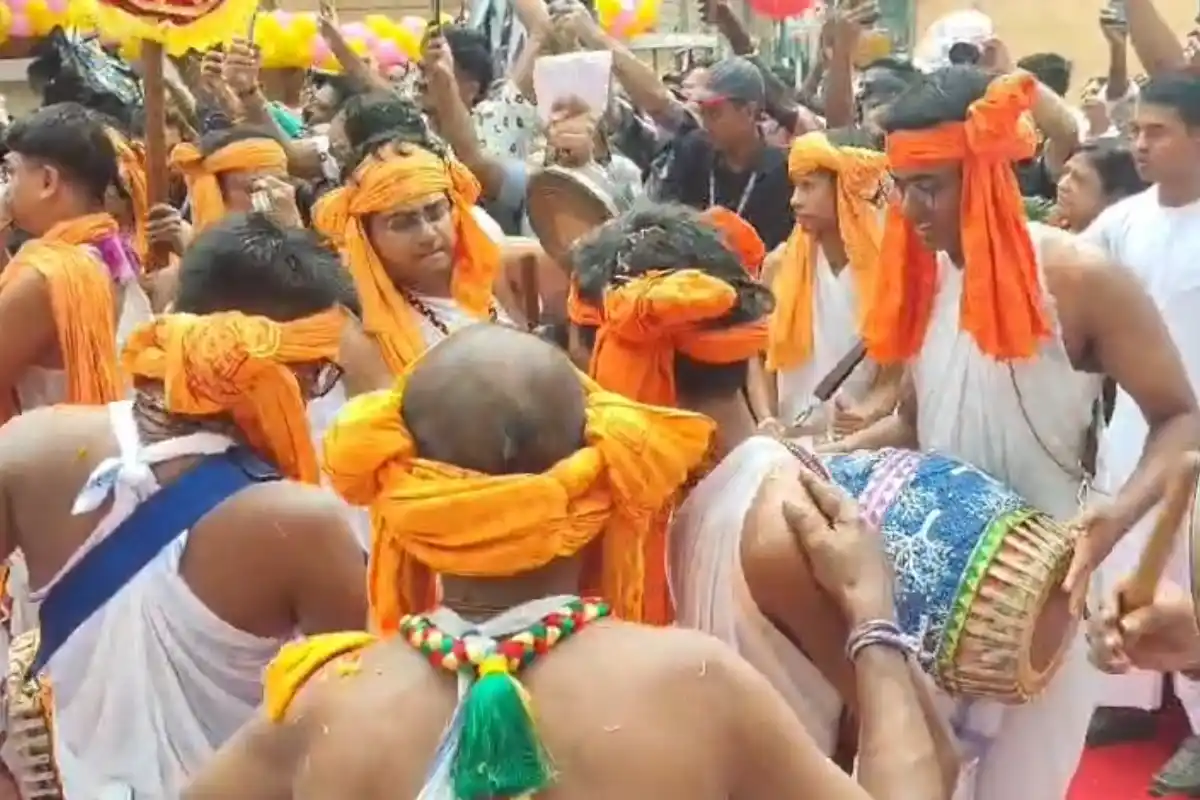 Kolkata ISKCON Rath Yatra: कोलकाता में शुरू हुई इस्कॉन की रथ यात्रा, भगवान जगन्नाथ के दर्शन के लिए उमड़े हजारों भक्त