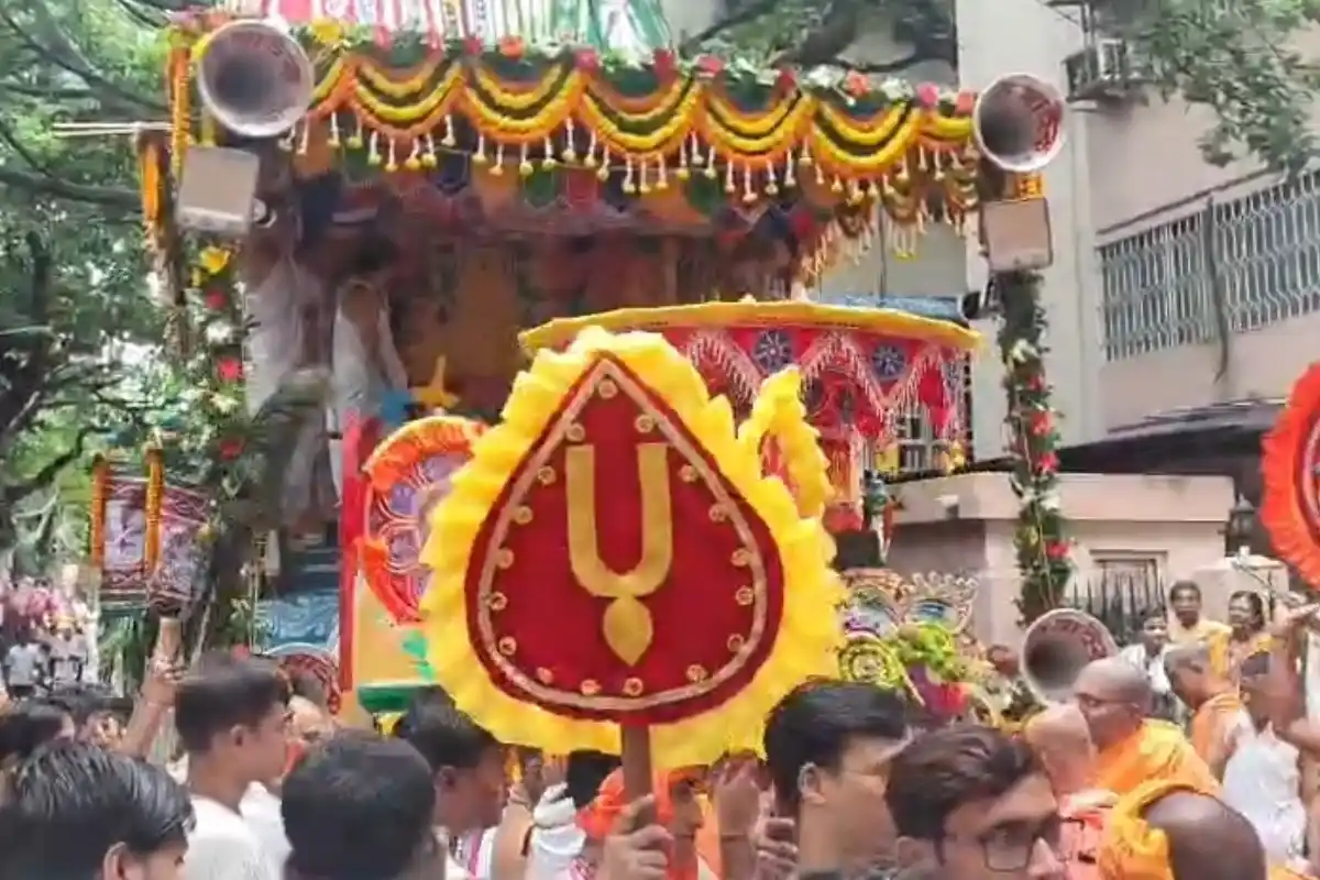 Kolkata ISKCON Rath Yatra: कोलकाता में शुरू हुई इस्कॉन की रथ यात्रा, भगवान जगन्नाथ के दर्शन के लिए उमड़े हजारों भक्त