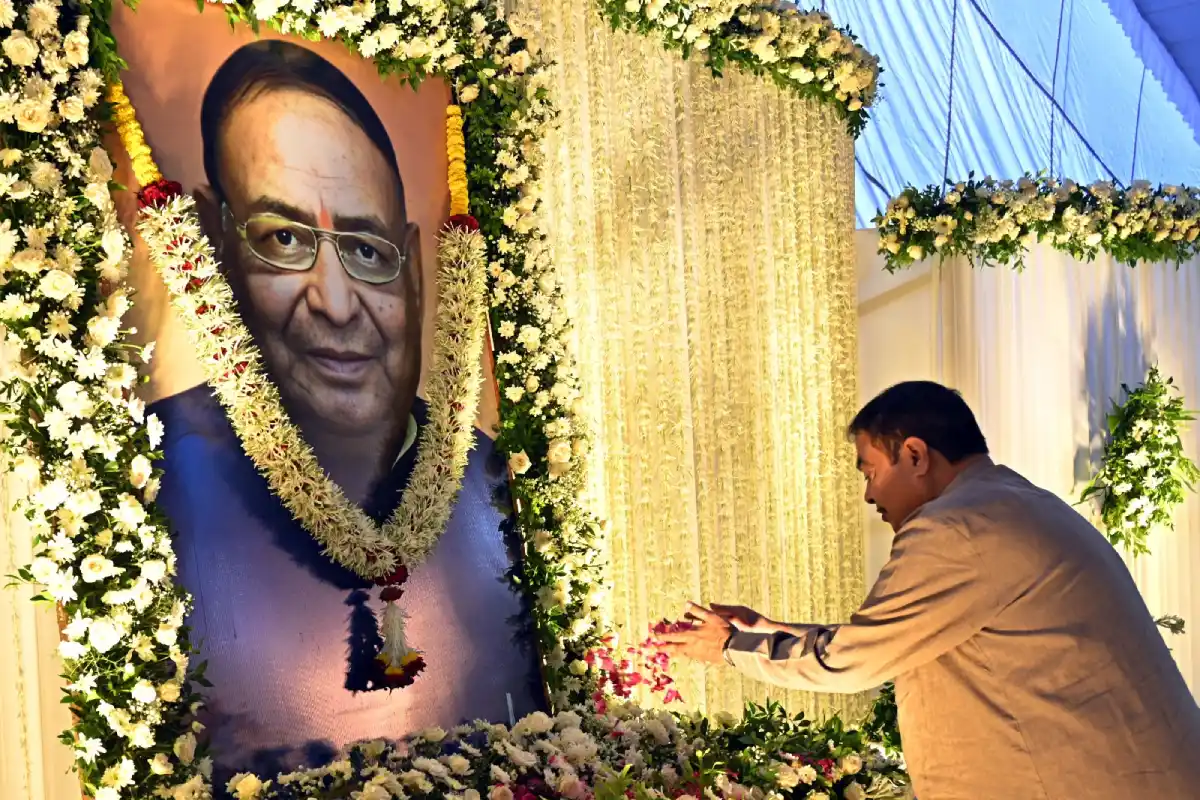 Baburao Tidke tribute meeting Nagpur: बाबूराव तिडके को श्रद्धांजलि, मुख्यमंत्री देवेंद्र फडणवीस ने उनके जनसेवा और सरल स्वभाव को याद किया