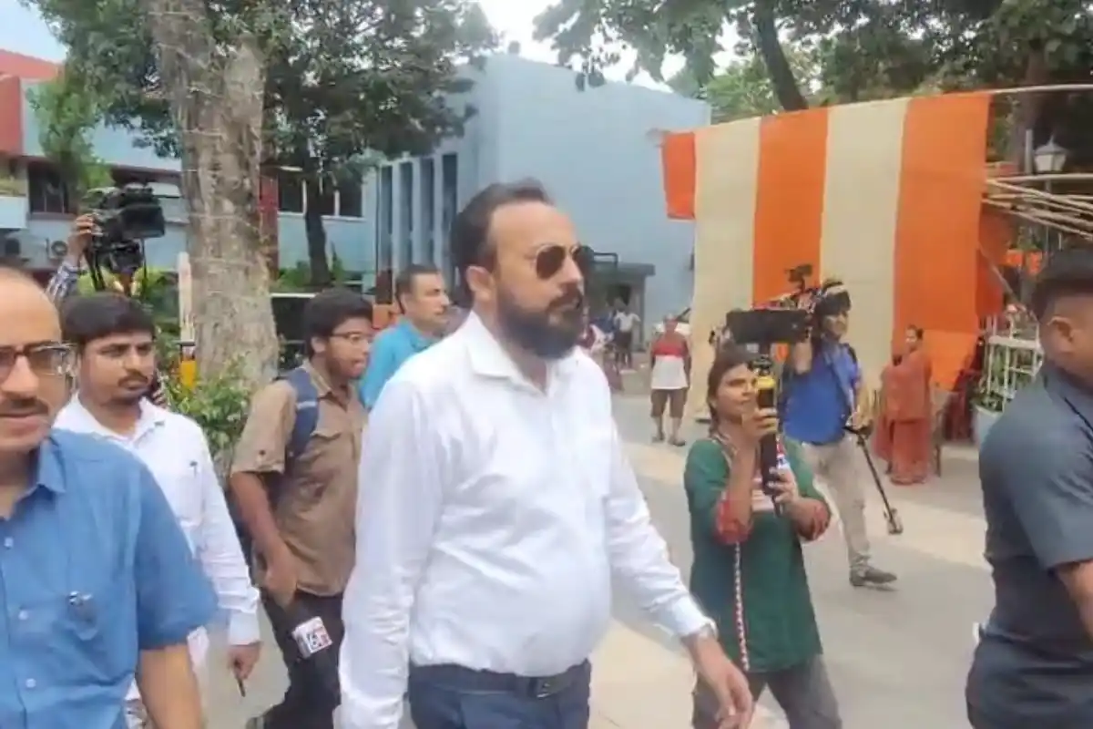 Nandan Football World Cup big screening: नंदन में बड़े पर्दे पर फुटबॉल विश्व कप दिखाने की तैयारी, खेल मंत्री ने पुलिस के साथ व्यवस्था का लिया जायजा