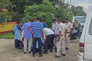 Ashoknagar CID arms recovery North 24 Parganas: अशोकनगर में सीआईडी की छापेमारी: संदिग्ध महिला से 200 राउंड कारतूस, 6 हथियार बरामद