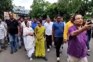 Mamata Banerjee Inspects 21 July Stage Vandalism: 21 जुलाई मंच पर तोड़फोड़ के बाद ममता बनर्जी ने सुबह पहुंचकर स्थिति का निरीक्षण किया