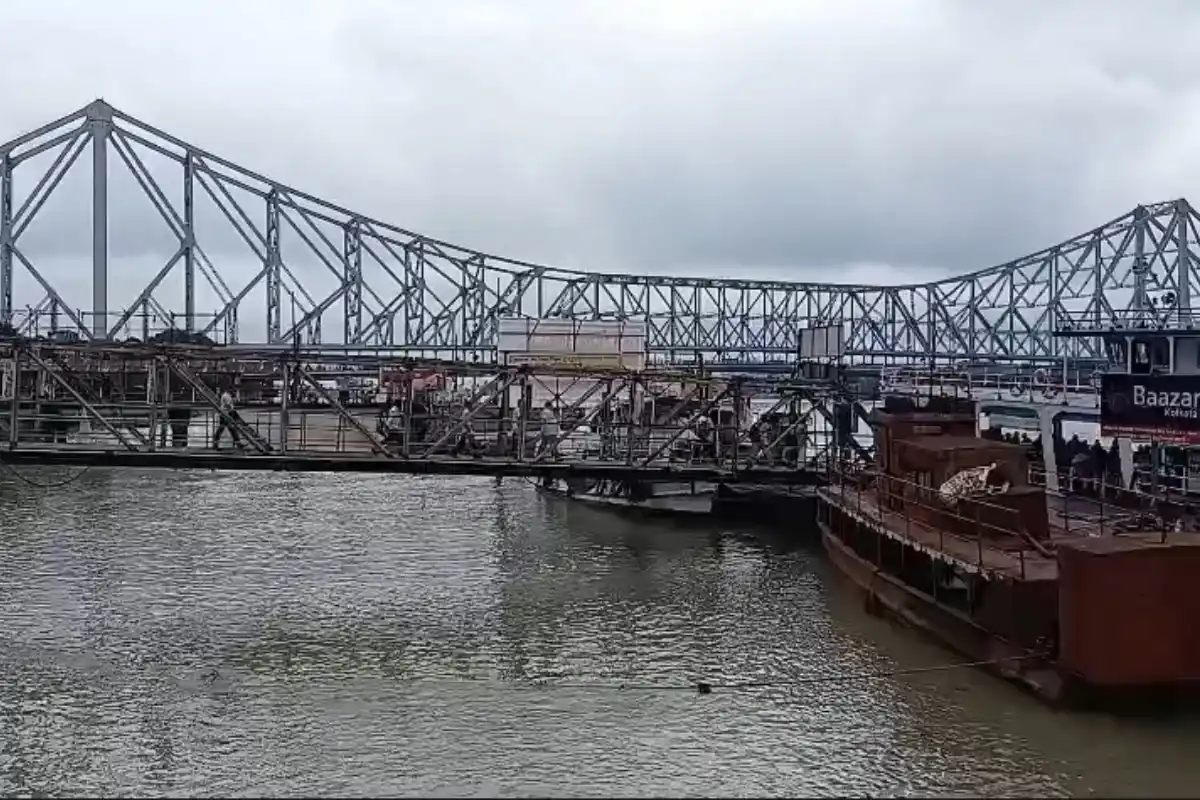 Howrah Station Ferry Ghat 21 July Rally Crowd Missing: हावड़ा स्टेशन और फेरीघाट पर नहीं दिखा 21 जुलाई का पुराना नजारा, खाली नजर आया इलाका