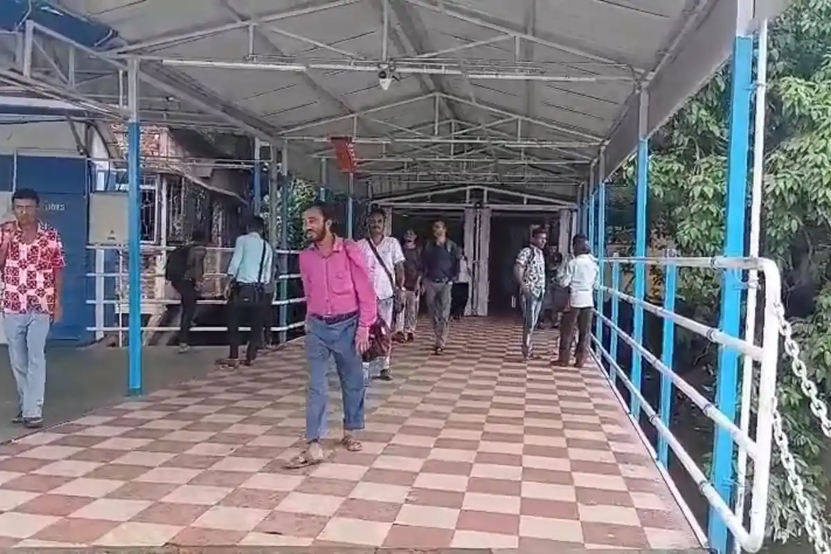 Howrah Station Ferry Ghat 21 July Rally Crowd Missing: हावड़ा स्टेशन और फेरीघाट पर नहीं दिखा 21 जुलाई का पुराना नजारा, खाली नजर आया इलाका
