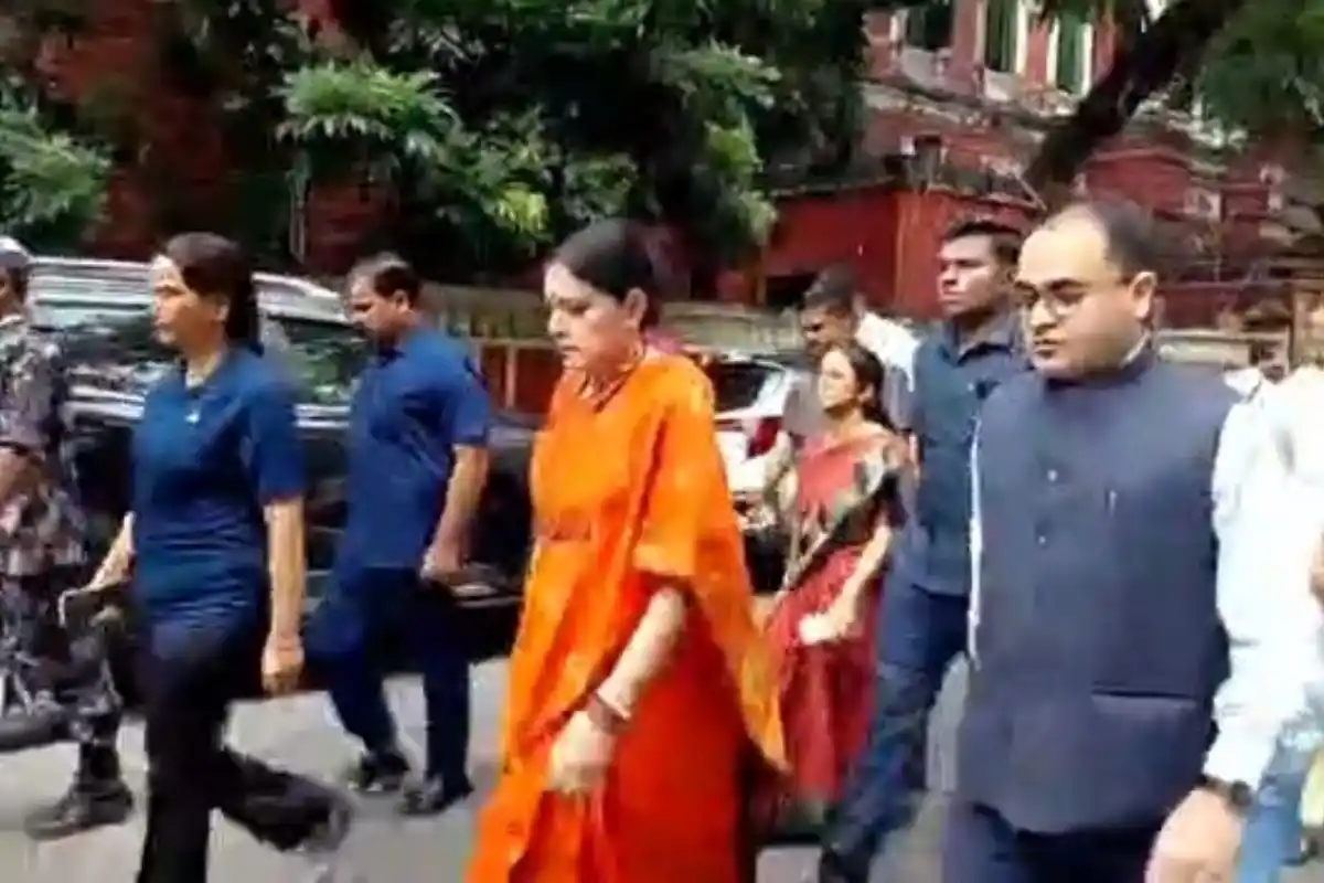 College Street Renovation No Vehicle Zone Plan: कॉलेज स्ट्रीट को नया रूप देने की तैयारी, एक सड़क बनेगी नो व्हीकल जोन