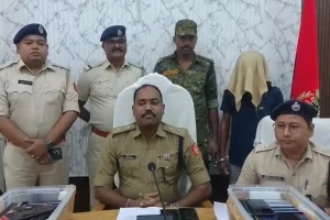 Malda Mobile Smuggling Through Courier Parcel Police Arrest: मालदा में कुरियर पार्सल से मोबाइल तस्करी का खुलासा, पुलिस ने 100 फोन के साथ एक आरोपी को पकड़ा
