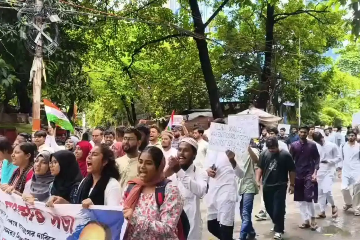 Aliah University Student Protest Delhi Student Action: दिल्ली में छात्रों पर कार्रवाई के विरोध में आलिया विश्वविद्यालय के छात्रों ने निकाली रैली