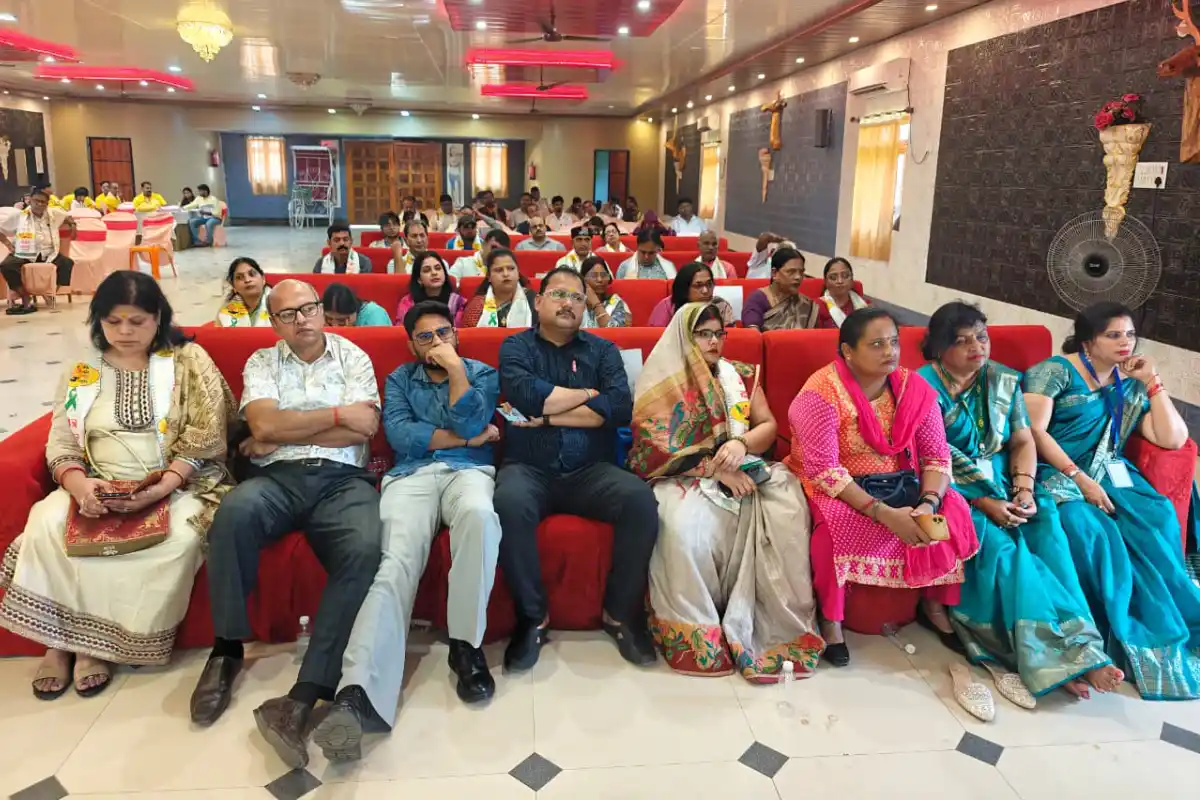 Siwan organ donation body donation conference: सिवान में दधीचि देहदान समिति का जागरूकता सम्मेलन संपन्न, 50 से अधिक लोगों ने लिया अंगदान-देहदान का संकल्प