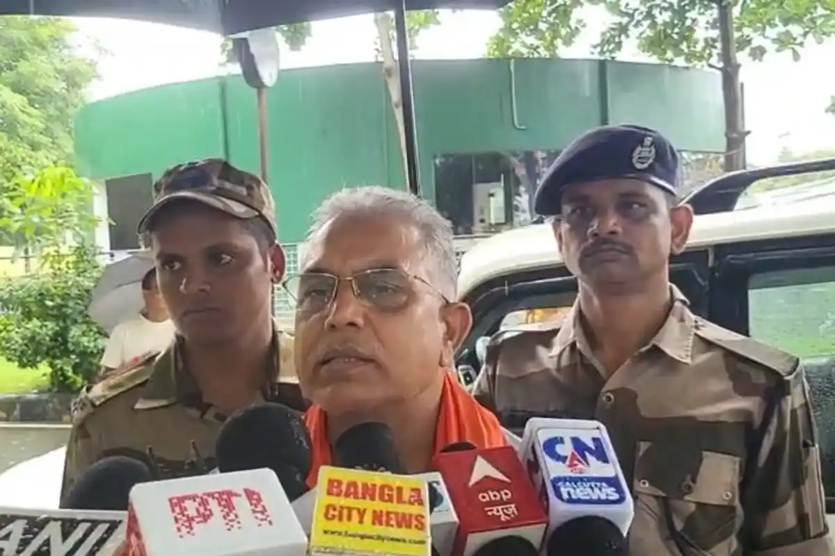 Newtown Dilip Ghosh Response Public Examination Bill: न्यूटाउन में मंत्री दिलीप घोष की प्रतिक्रिया, सार्वजनिक परीक्षा कानून में सख्ती का किया स्वागत