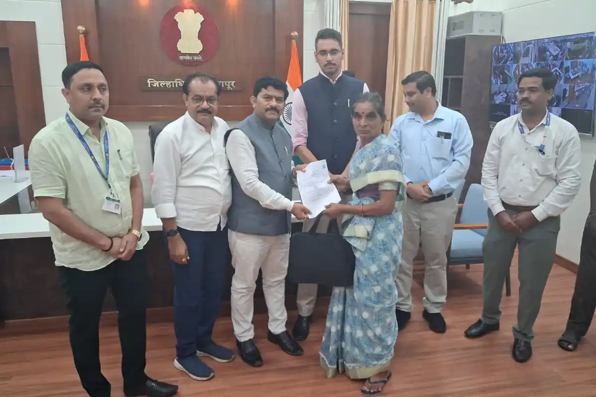 Nagpur State Food Commission Review Ration Card Distribution: नागपुर में राज्य खाद्य आयोग ने की राशन व्यवस्था की समीक्षा, पात्र लोगों को मिले राशन कार्ड