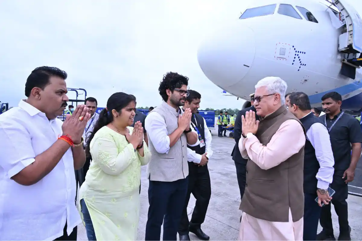 Governor Jishnu Dev Varma Nagpur Visit: नागपुर पहुंचने पर राज्यपाल जिष्णु देव वर्मा का जनप्रतिनिधियों और अधिकारियों ने गर्मजोशी से स्वागत किया