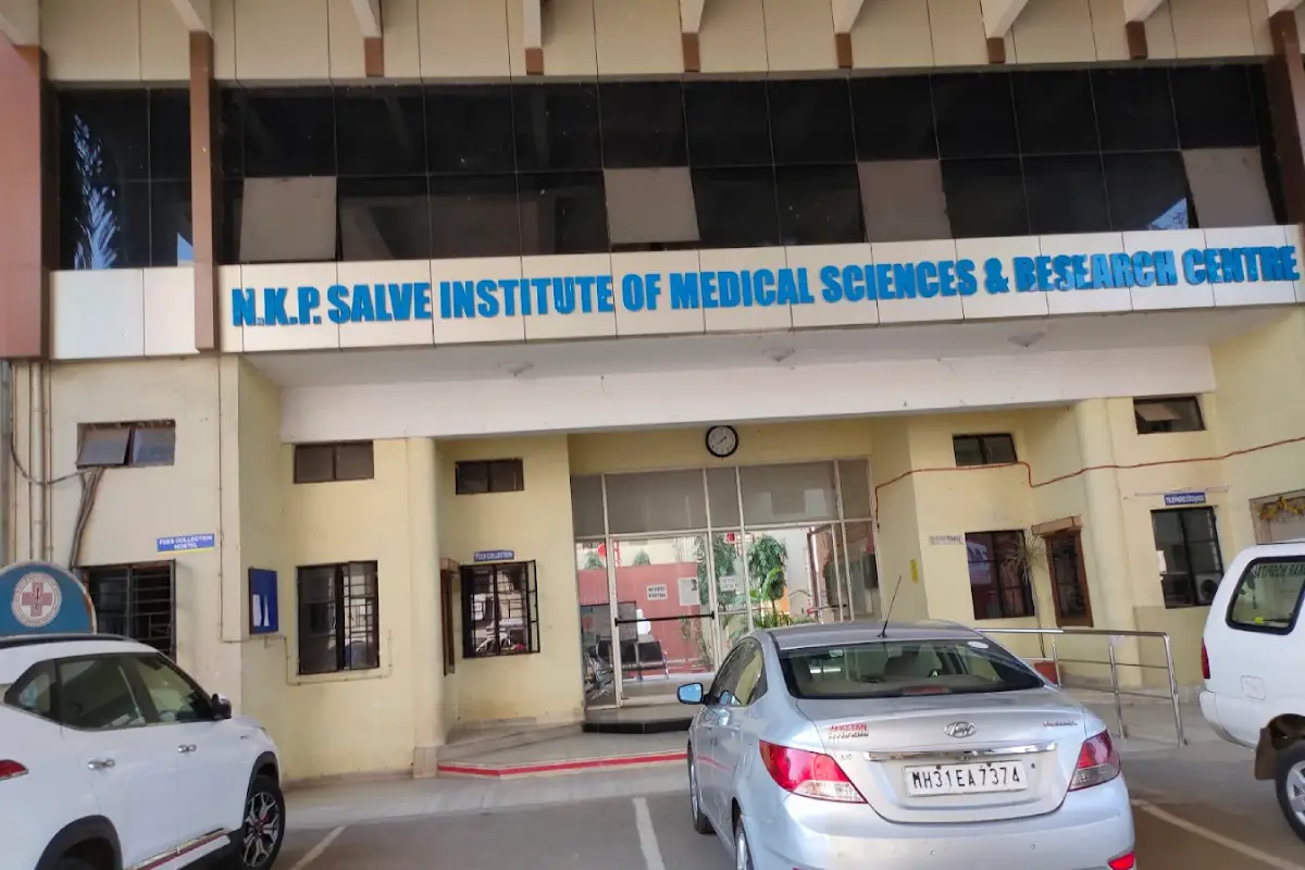 NKP Salve Medical College Gold Medal MUHS MS Exam: एमयूएचएस की एमएस परीक्षा में एनकेपी साल्वे मेडिकल कॉलेज के छात्र ने जीता स्वर्ण पदक
