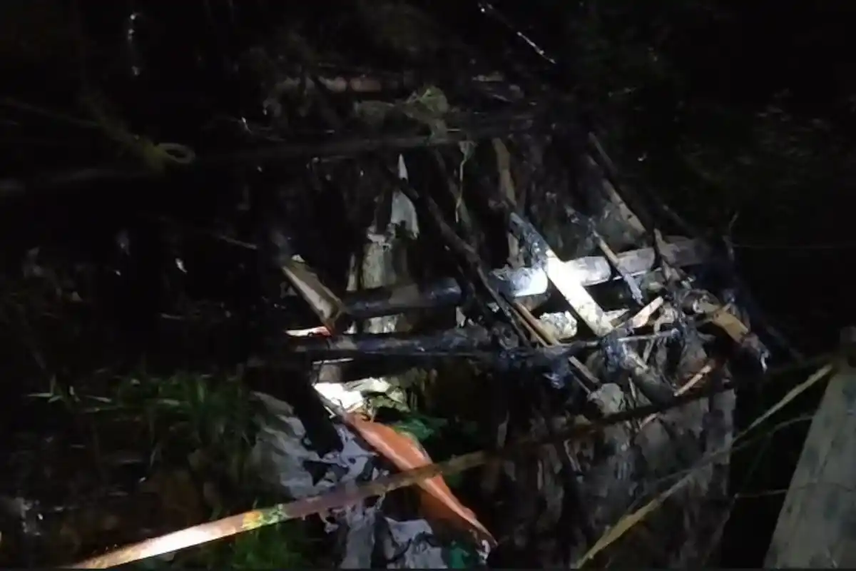 Purba Medinipur BJP Worker House Fire: पूर्व मेदिनीपुर में भाजपा कार्यकर्ता के घर में आग लगाने का आरोप, पुलिस ने शुरू की जांच