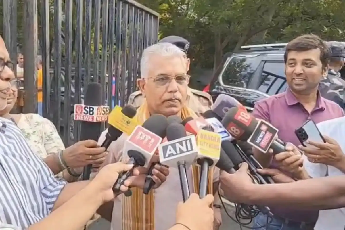 Dilip Ghosh New Town Press Reaction: न्यूटाउन में दिलीप घोष ने एलपीजी की कीमत, जनगणना, सुरक्षा और कई अहम मुद्दों पर अपनी प्रतिक्रिया दी।