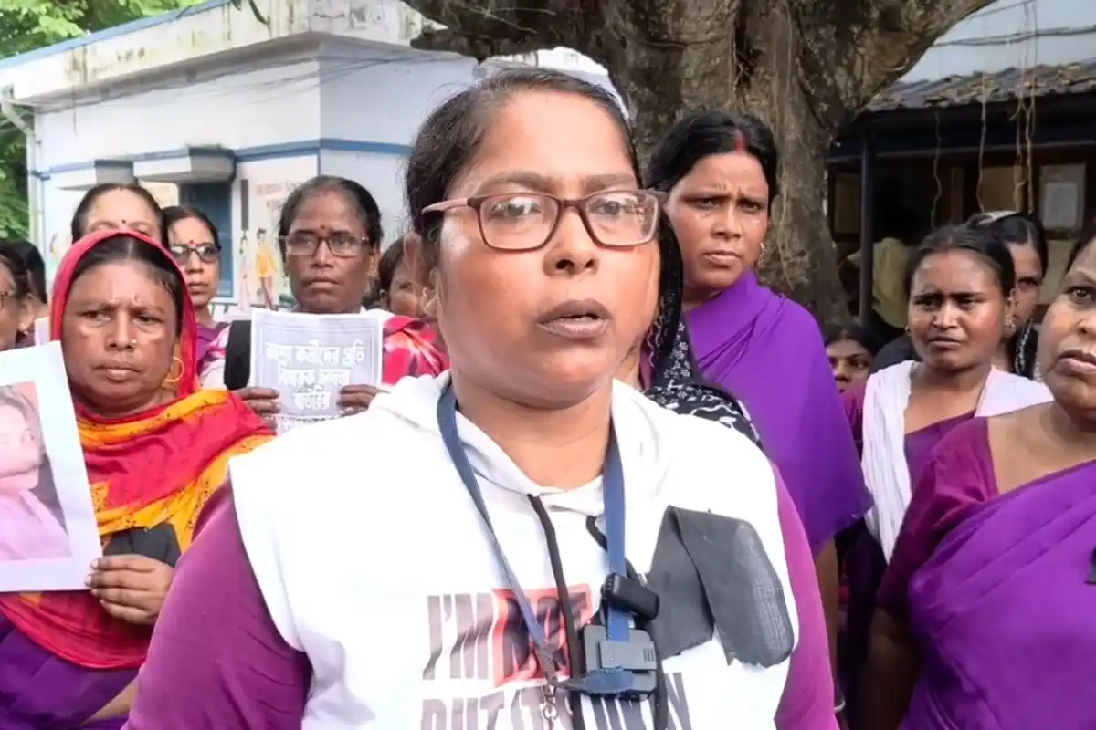 Bankura ASHA workers protest Chandana Bauri resignation: आशा कर्मियों का काला बैज पहनकर प्रदर्शन, चंदना बाउरी के इस्तीफे की मांग