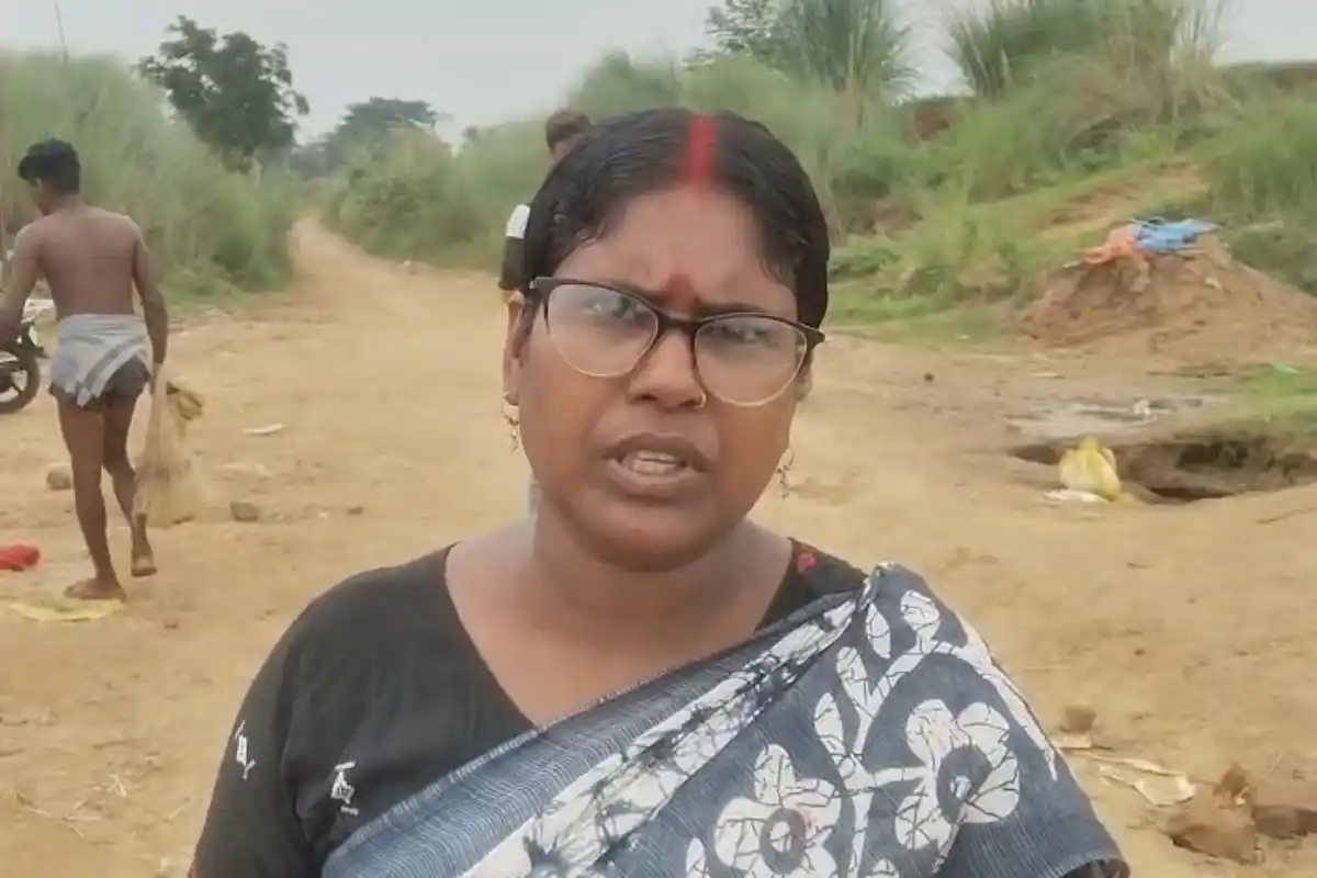 Mayurakshi River Two People Rescued: मयूराक्षी नदी के तेज बहाव में महिला और पुरुष बहने लगे, नाव चालकों ने समय रहते बचाई जान