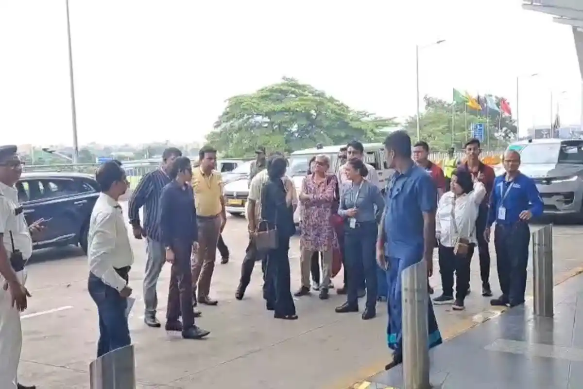 Taslima Nasrin Kolkata Airport statement India Stay: कोलकाता हवाई अड्डे पर तसलीमा नसरीन ने कहा, अभी भारत में रहूंगी, फिर कोलकाता आऊंगी