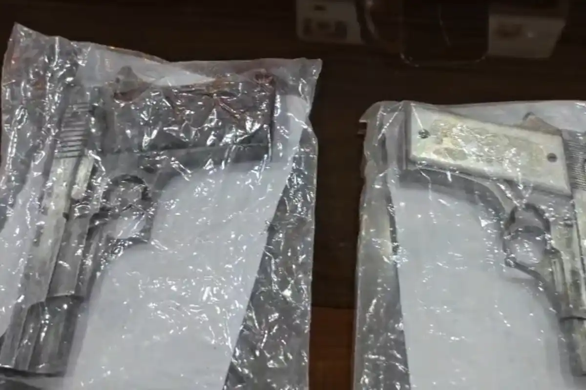 Murshidabad Suti Illegal Arms Seized One Arrested: मुर्शिदाबाद के सुती में दो हथियार और 10 गोलियों के साथ एक व्यक्ति गिरफ्तार
