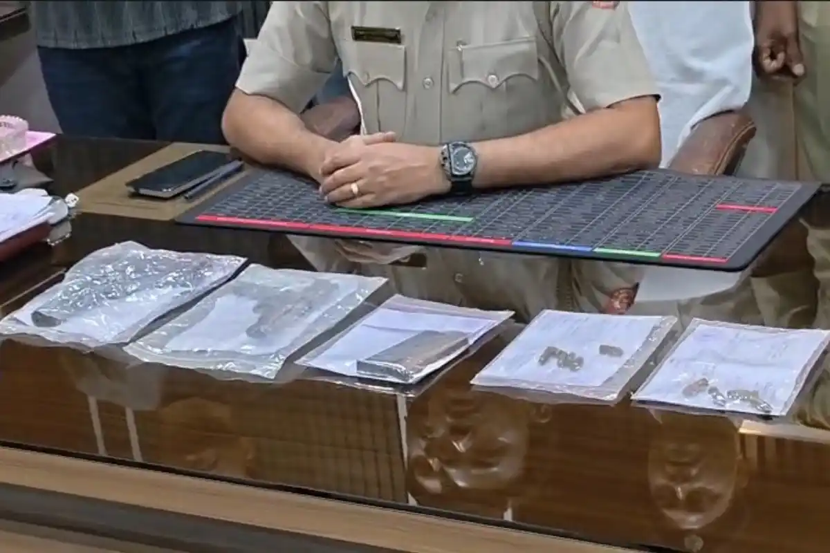 Murshidabad Suti Illegal Arms Seized One Arrested: मुर्शिदाबाद के सुती में दो हथियार और 10 गोलियों के साथ एक व्यक्ति गिरफ्तार