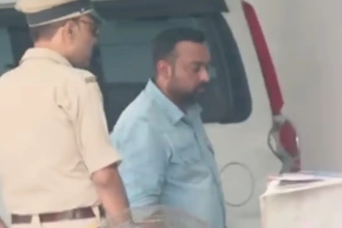 Sumit Roy CID Bhabani Bhavan appearance land scam case: जमीन घोटाले के आरोपों के मामले में सीआईडी के बुलावे पर भवानी भवन पहुंचे सुमित राय