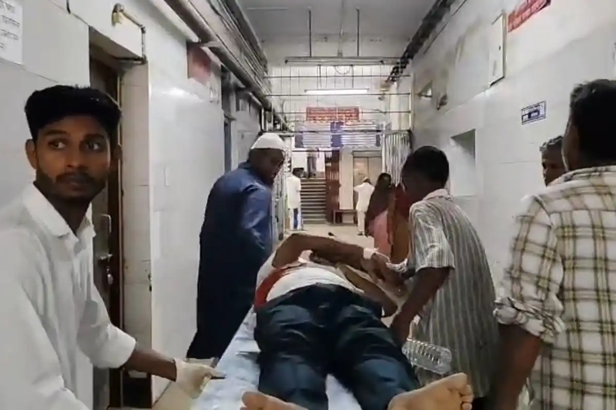 Islampur School Teacher Shot: इस्लामपुर में स्कूल जा रहे प्राथमिक शिक्षक को मारी गोली, गंभीर हालत में सिलीगुड़ी मेडिकल कॉलेज भेजा गया