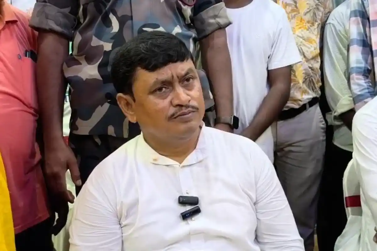 Bankura Patrasayer Tiranga Yatra: बांकुड़ा के पात्रसायर में हजारों लोगों ने निकाली भव्य तिरंगा यात्रा, सांसद सौमित्र खां सहित कई प्रमुख लोग हुए शामिल