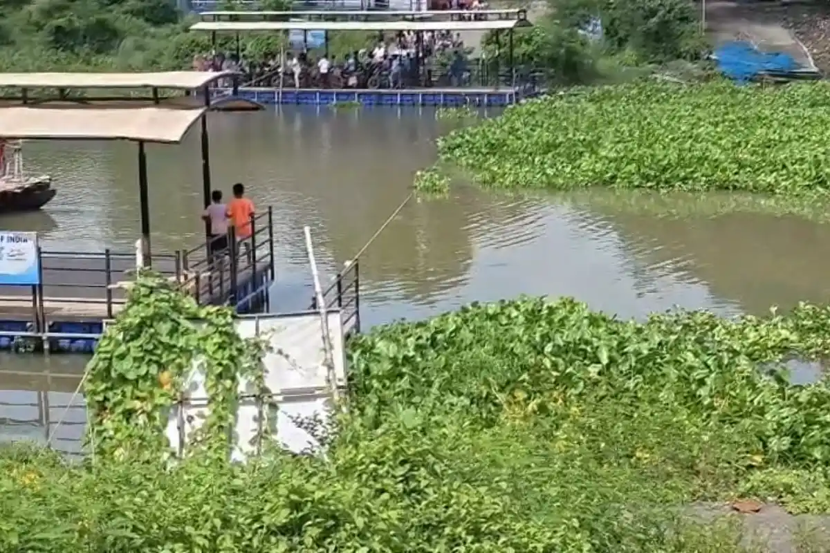 Farakka Jal Marg Vikas Project Jetty Safety: फरक्का के जल मार्ग विकास परियोजना की जेटियों पर सुरक्षा की कमी, यात्रियों ने जताई दुर्घटना की आशंका