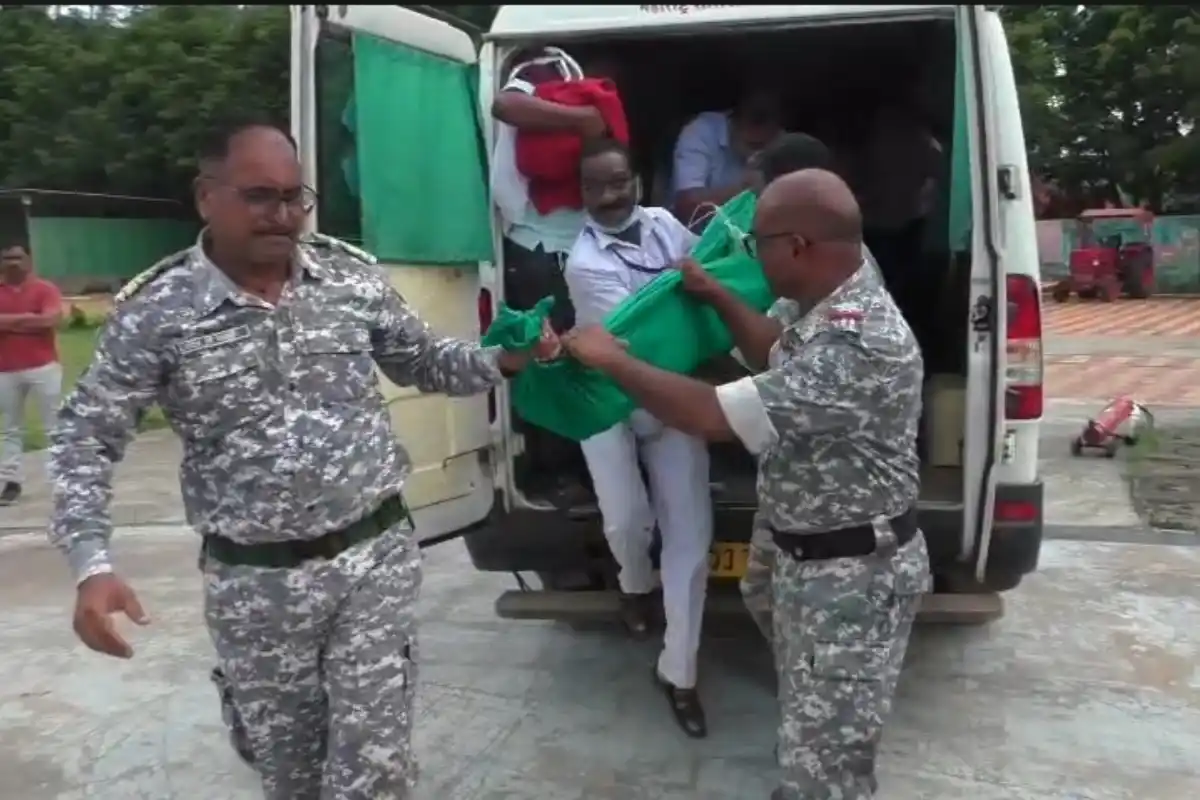 Gadchiroli Snake Bite Student Medical Evacuation Nagpur: गडचिरोली में आश्रम शाला की छात्राओं को सर्प ने काटा, तीन की मौत, चौथी छात्रा गंभीर हालत में हेलीकॉप्टर से नागपुर भेजी गई