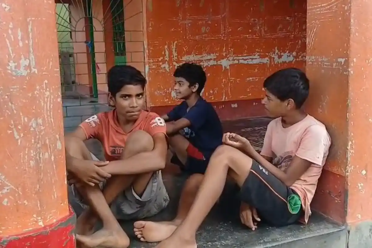Malda Santa Debya High School closed central forces: केंद्रीय बल के ठहरने से मालदा का स्कूल महीनों से बंद, पढ़ाई और परीक्षा पर असर