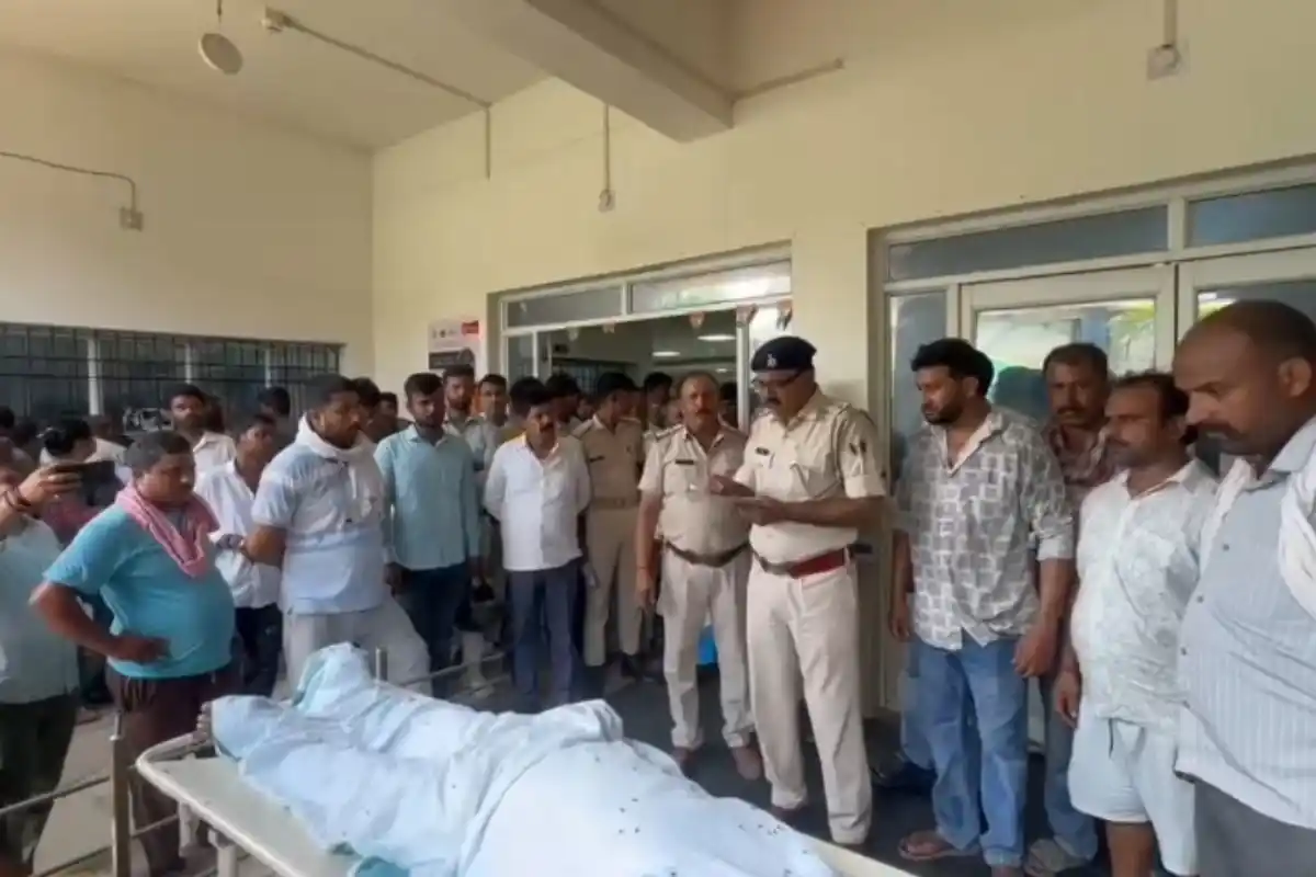 Siwan Finance Company Worker Murder: सिवान में फाइनेंस कंपनी के युवक की गोली मारकर हत्या, जलालपुर मंदिर के पास अपराधियों ने बनाया निशाना