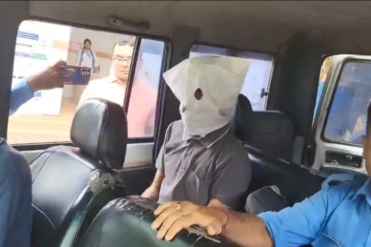 Durgapur minor students blood donation scam kingshuk mukherjee arrest: दुर्गापुर में नाबालिग छात्रों से पैसे का लालच देकर रक्तदान कराने का आरोप, मुख्य आरोपी किंशुक मुखर्जी गिरफ्तार