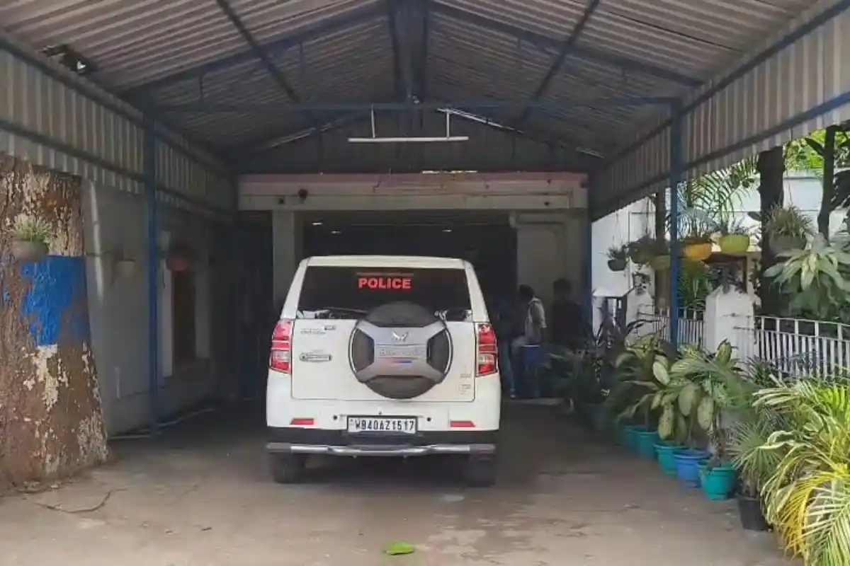 Durgapur minor students blood donation scam kingshuk mukherjee arrest: दुर्गापुर में नाबालिग छात्रों से पैसे का लालच देकर रक्तदान कराने का आरोप, मुख्य आरोपी किंशुक मुखर्जी गिरफ्तार